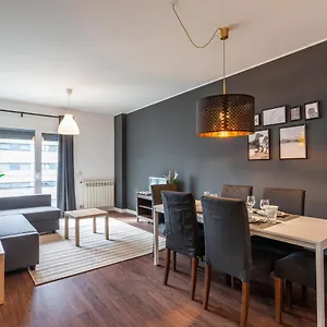 feels-like-home-expo-modern-flat-with-balcony.hotels-lisbon-portugal.com/