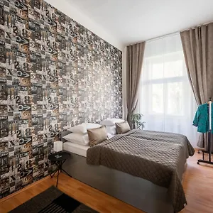 lucky-angel-apartments-prague-karlin.praguehotelsweb.com/